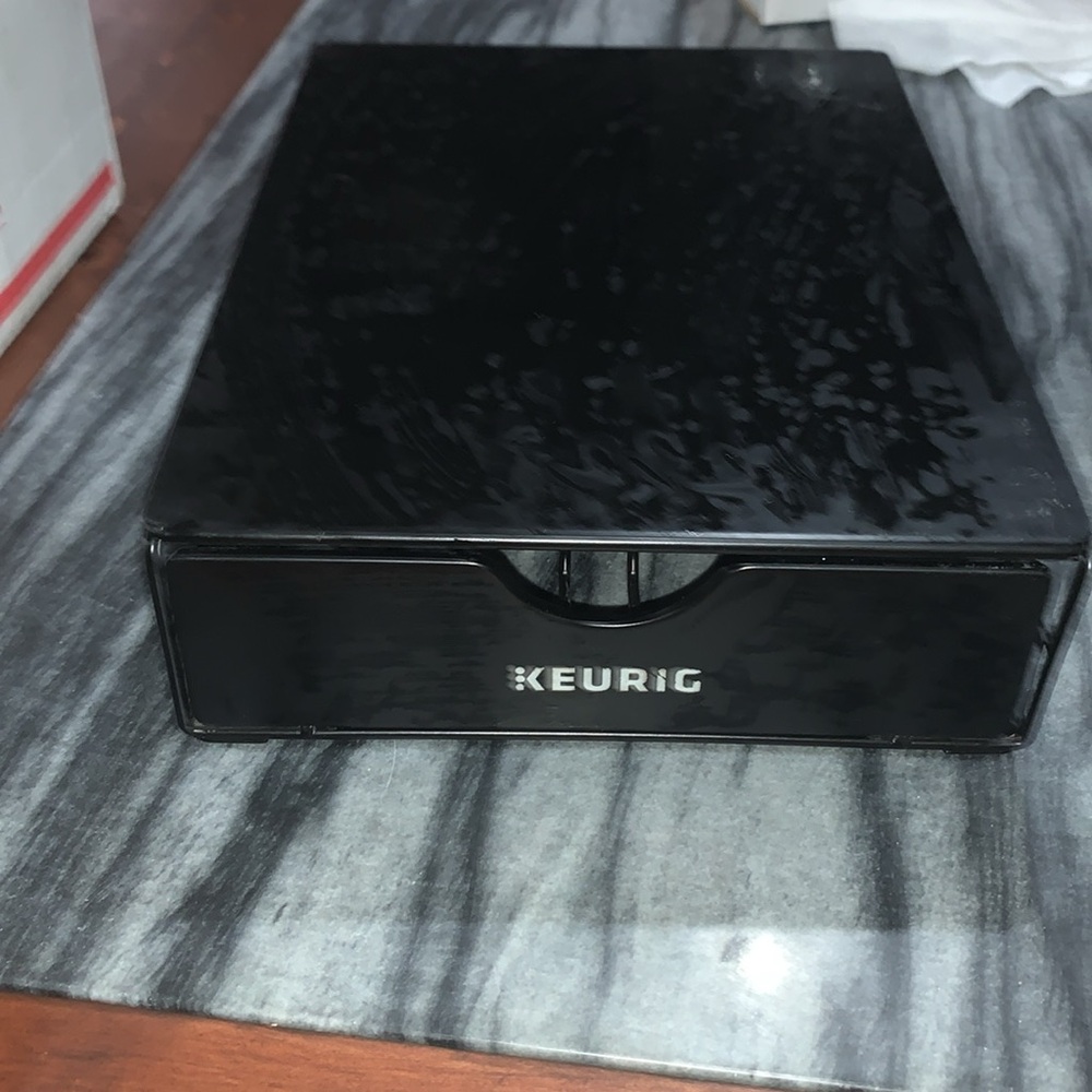 EUC Keurig coffee holder